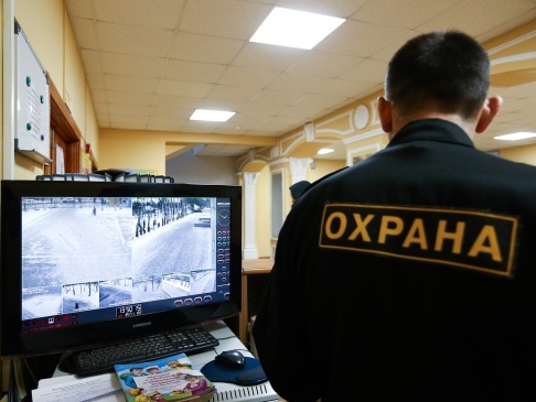 ПСКОВСКАЯ "РОДИНА": ШКОЛАМ НУЖНЫ НЕ ОХРАННИКИ, А ПСИХОЛОГИ