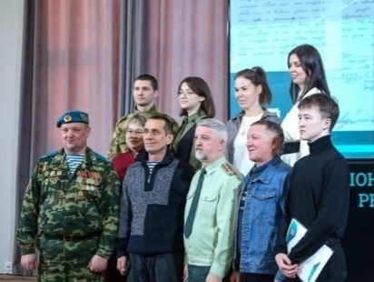 Депутат от "РОДИНЫ" Юрий Беляцкий провел урок мужества для студентов