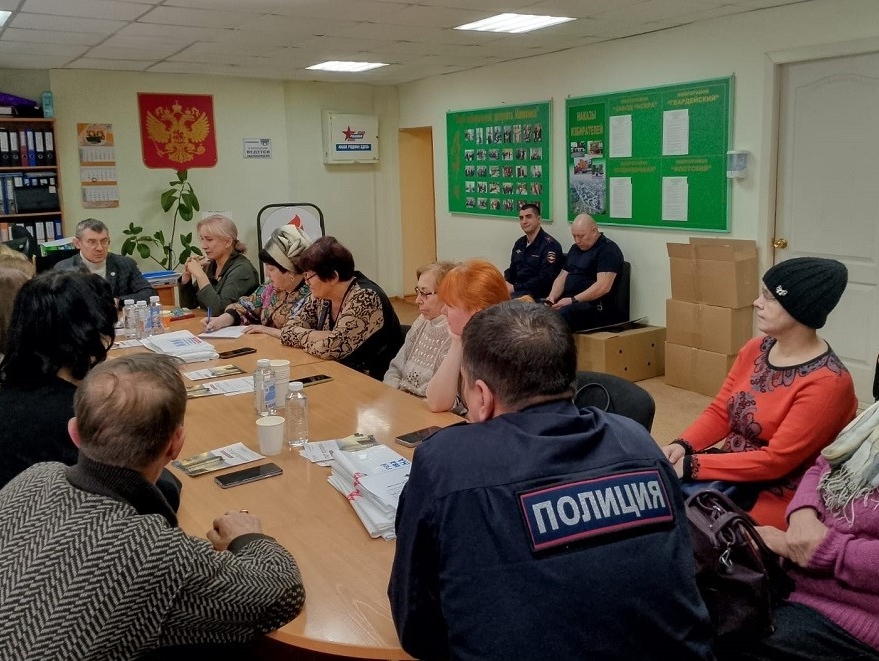 Клуб избирателей Вячеслава Илюхина дал старт акции по повышению общественной безопасности