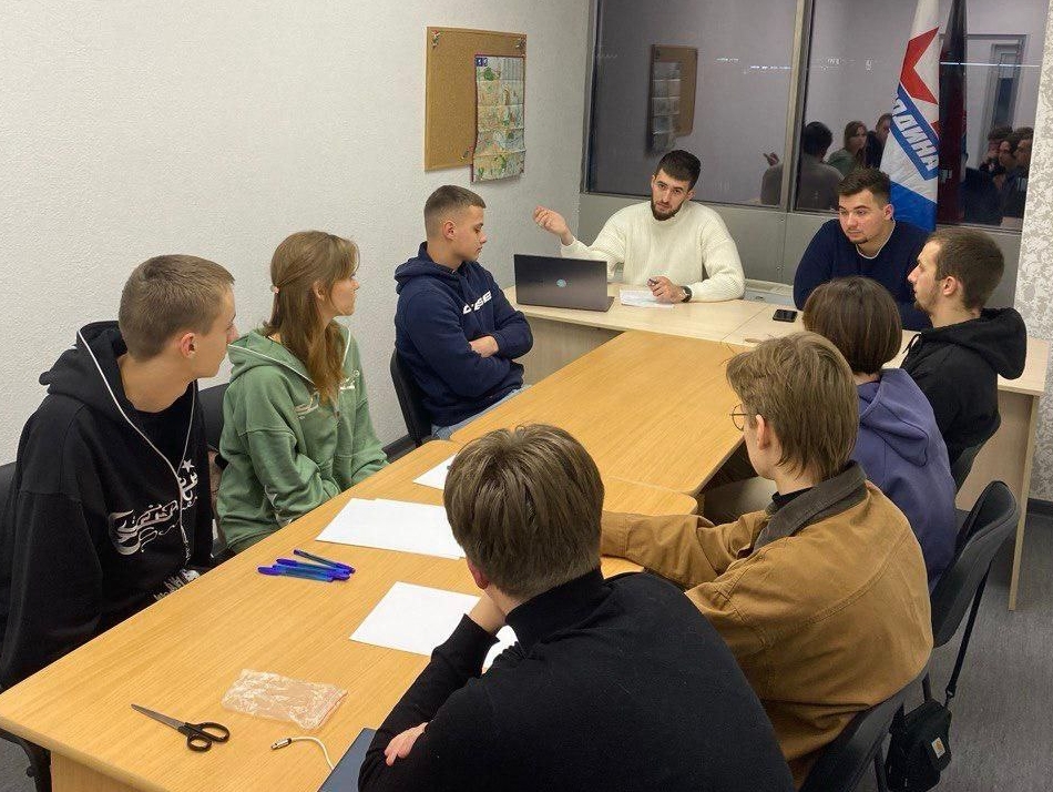 В Калининградской области прошла встреча с молодежным активом партии