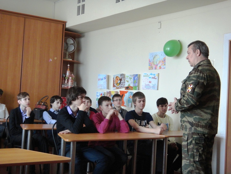 Урок мужества для озёрских школьников провели партийцы Челябинска