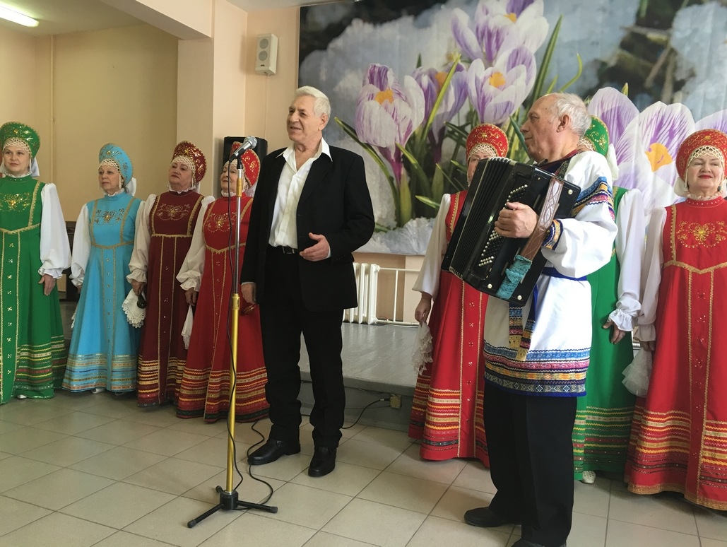 Самарские партийцы поздравили ветеранов с 8 Марта