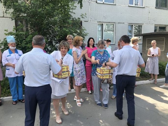 Новосибирская "РОДИНА" оказывает постоянную поддержку медикам региона