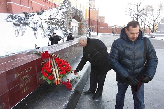 Делегация "РОДИНЫ" возложила цветы в годовщину освобождения Воронежа, 25 января 2014 г.
