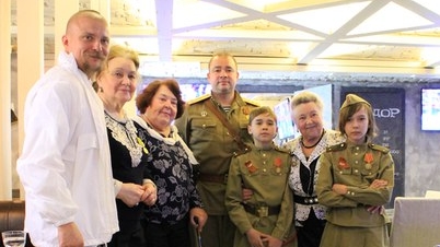 Питерские соратники поздравили ветеранов и блокадников