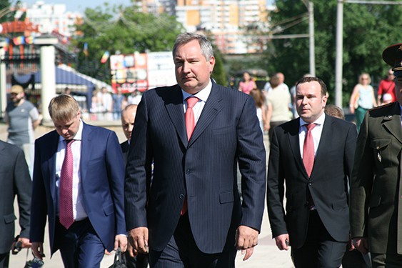 Вице-премьер РФ Дмитрий Рогозин в Молдове, 9 мая 2013 года