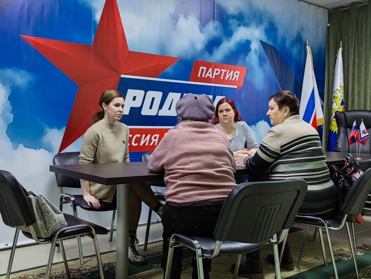 В Приемной Алексея Журавлева прошли приемы граждан по личным вопросам