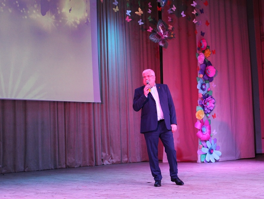 Вячеслав Илюхин приветствовал лауреатов XXI городского конкурса начинающих детских коллективов художественной самодеятельности «Свежий ветер»