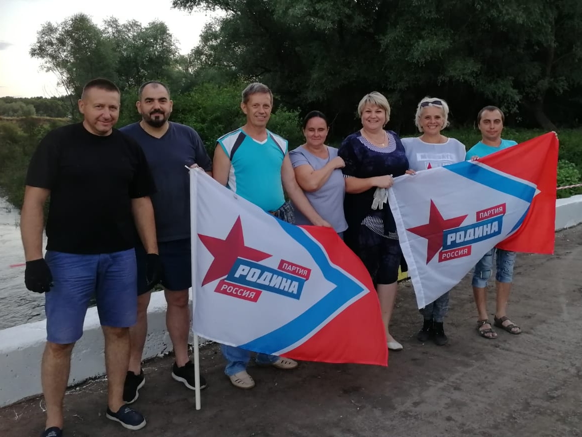 Воронежские партийцы навели порядок на территории вдоль реки Осередь