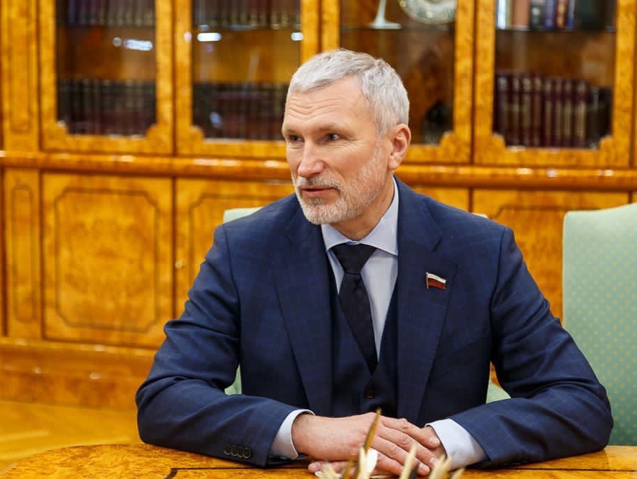 Журавлев: Пока Запад ведет вакцинную войну, ситуация с COVID-19 не изменится