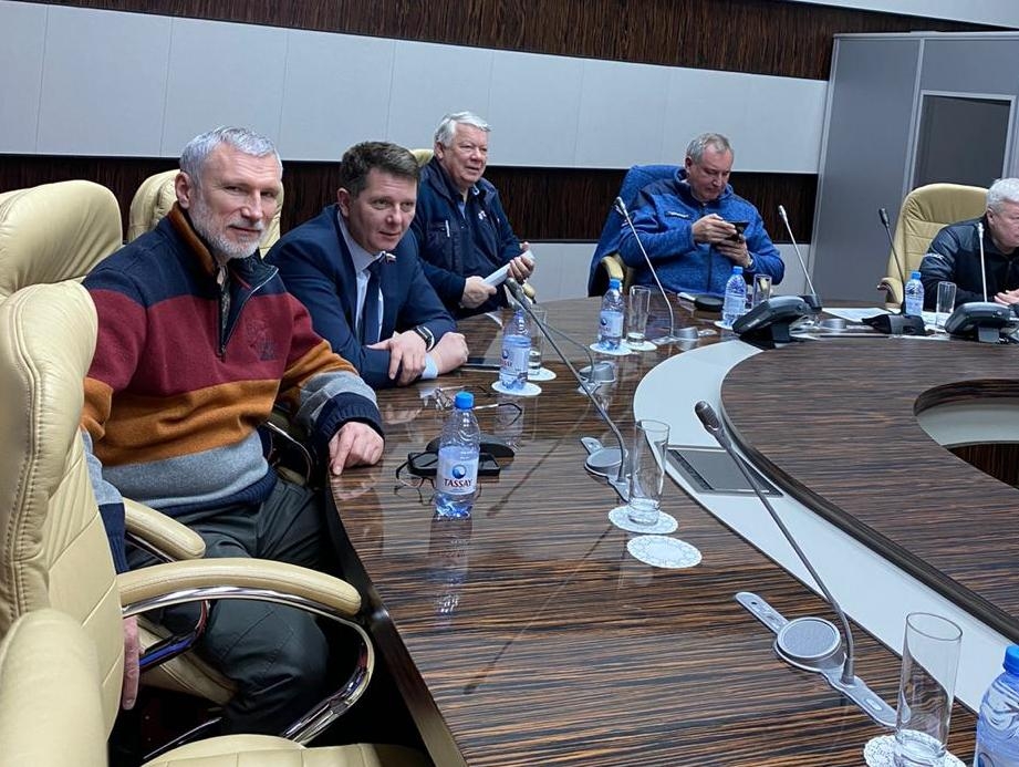 Журавлев в составе делегации Рогозина прибыл с рабочим визитом в Байконур