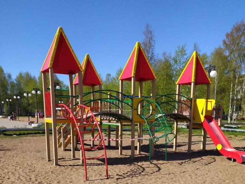 Архангельского чиновника наказали за детские площадки