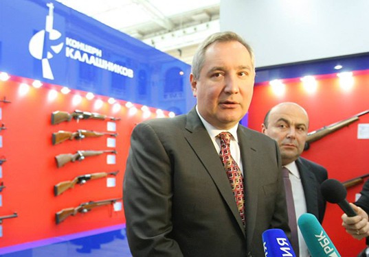 Дмитрий Рогозин на открытии выставки ARMS & Hunting 2013, Москва, 10 октября 2013 г.