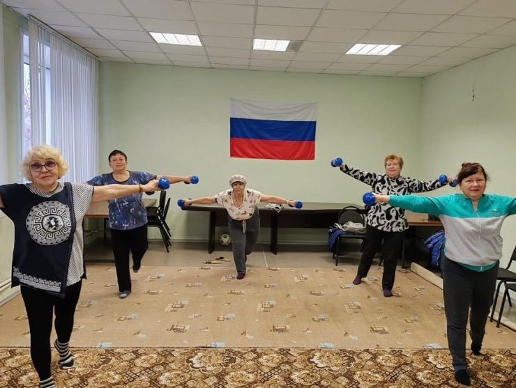 Вячеслав Илюхин заботится о здоровье старшего поколения