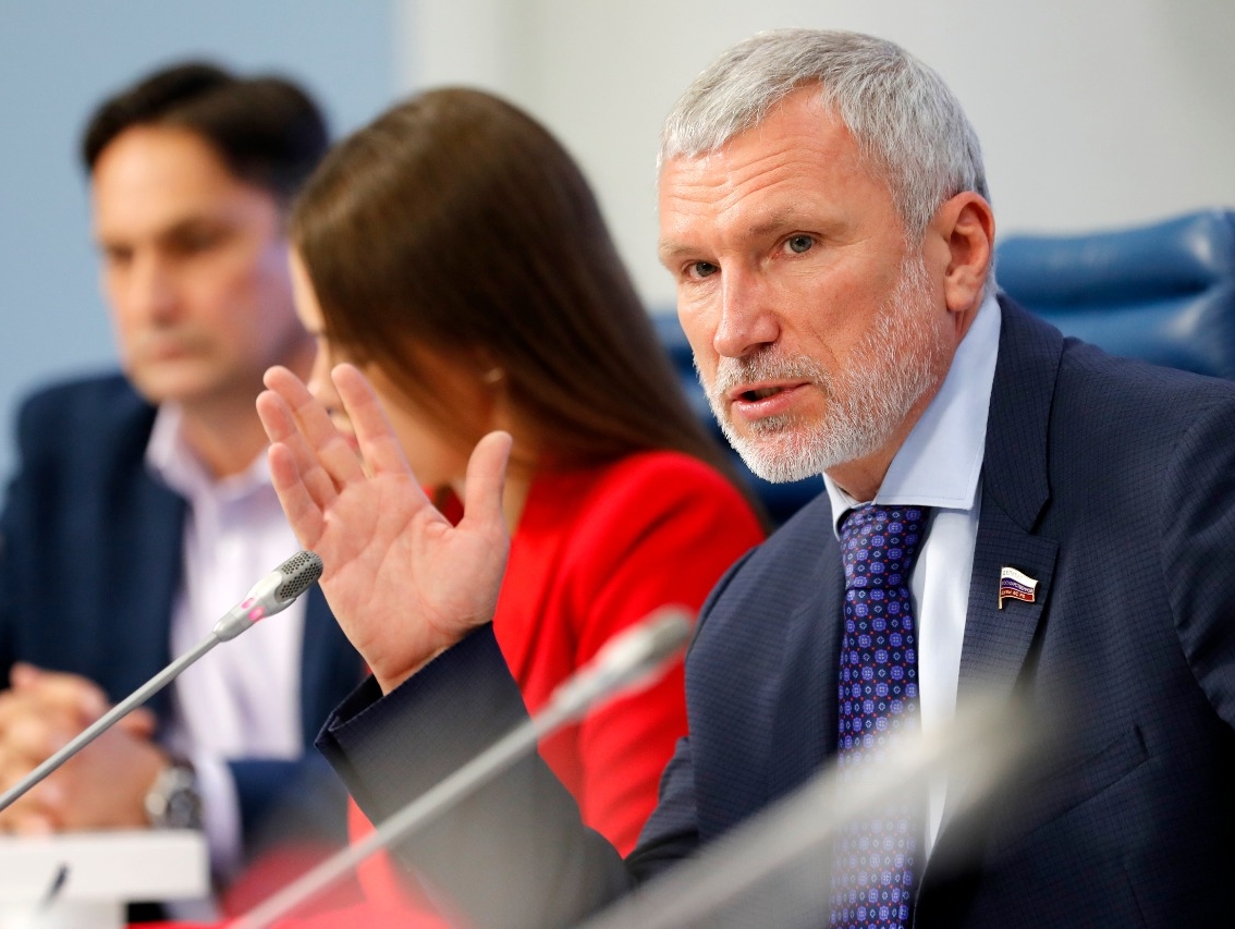 Алексей Журавлев: Зеленский взялся за пародии на украинских президентов