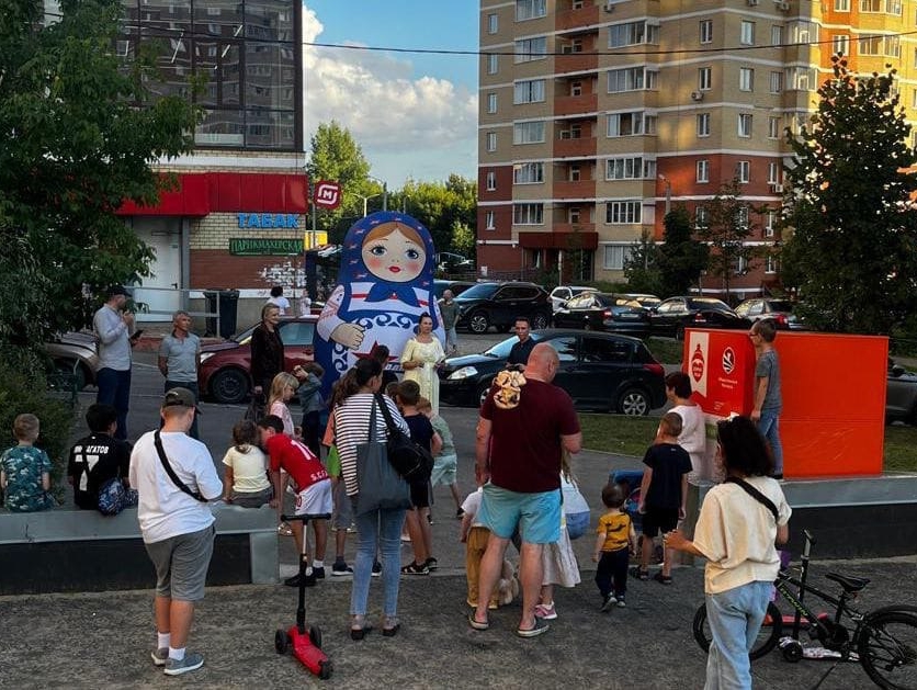 Жители Подмосковья радушно встречают кандидатов в депутаты от партии "РОДИНА"