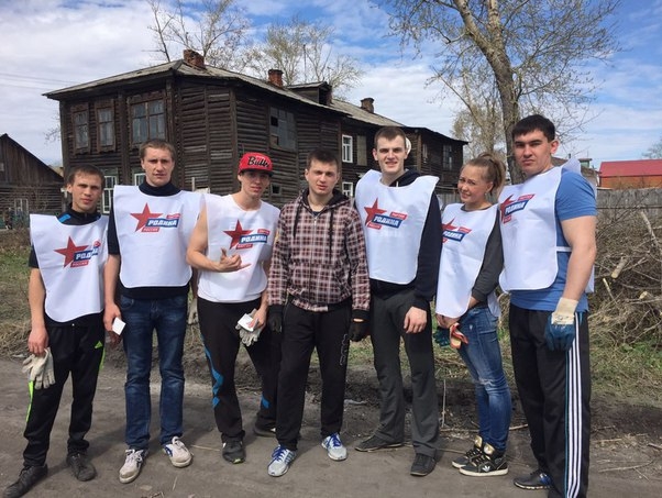 Новосибирские соратники убрали мусор на улицах Барабинска