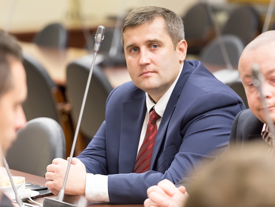 Рылеев: Рекомендации Минздрава для болеющих COVID-19 – вынужденная мера
