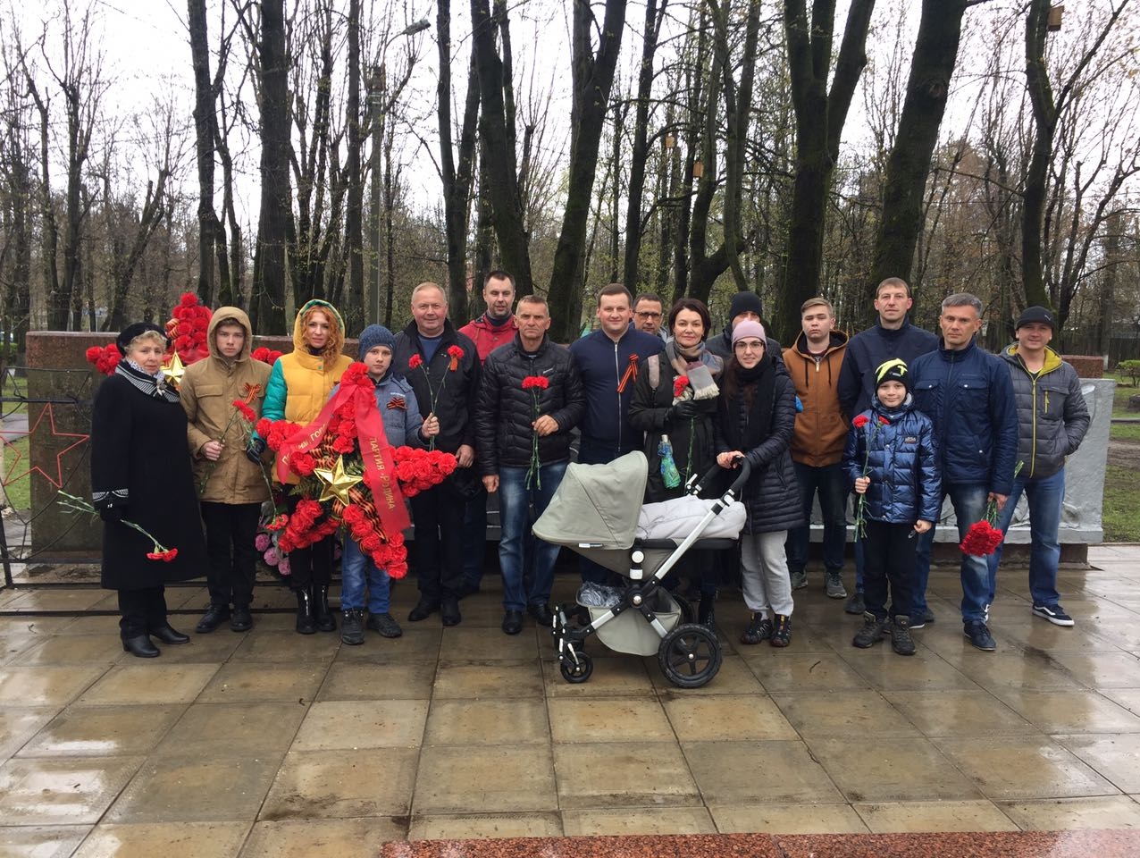 Подмосковные соратники прошлись по улицам Истры в рядах "Бессмертного полка"