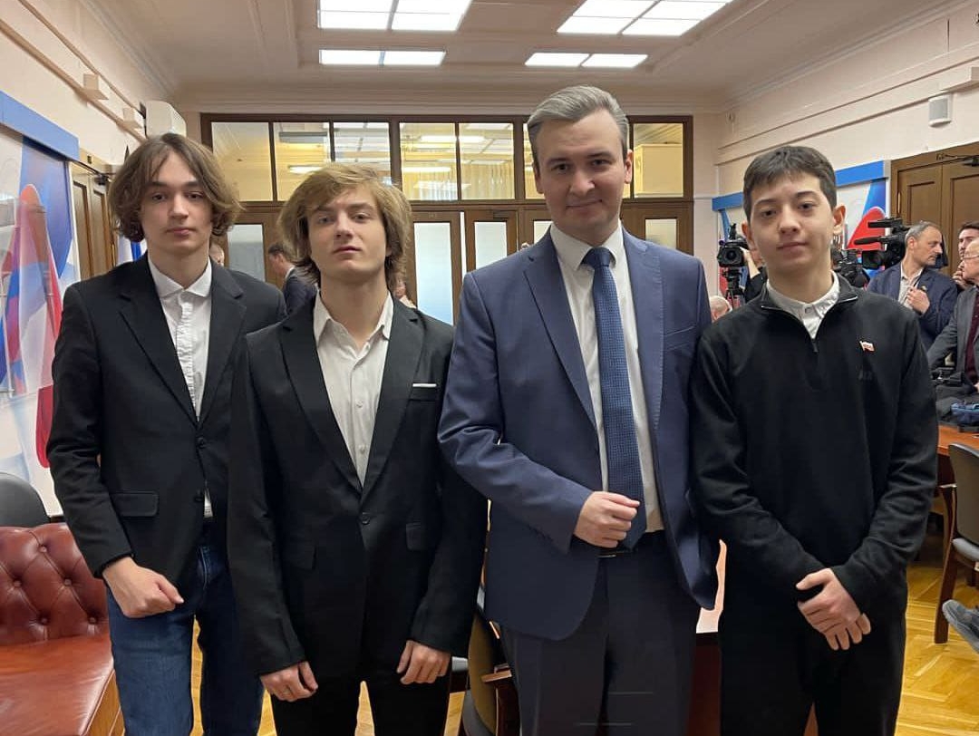 "РОДИНА" встретилась с ребятами, которые выводили людей из "Крокуса" во время теракта