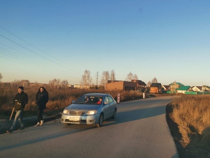 Новосибирские депутаты-родинцы добились обустройства тротуара