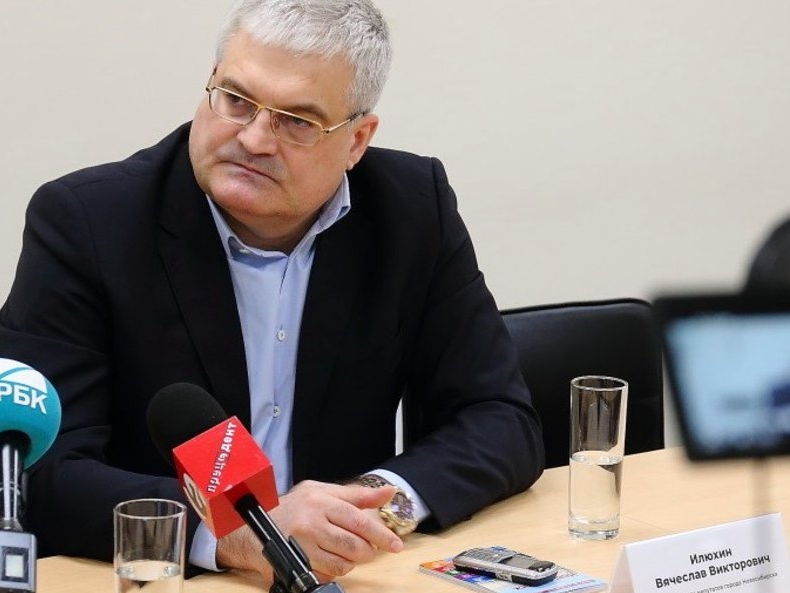 Илюхин: В Год семьи реальные проблемы многодетных Новосибирской области не решаются