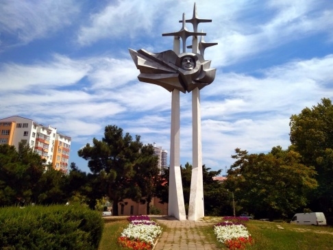 В ПАРТИИ "РОДИНА" ВОЗЬМУТ НА КОНТРОЛЬ РЕКОНСТРУКЦИЮ СКВЕРА В СЕВАСТОПОЛЕ