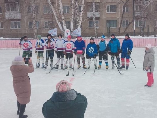 Традиционный турнир дворовых команд по хоккею провел Клуб избирателей Вячеслава Илюхина