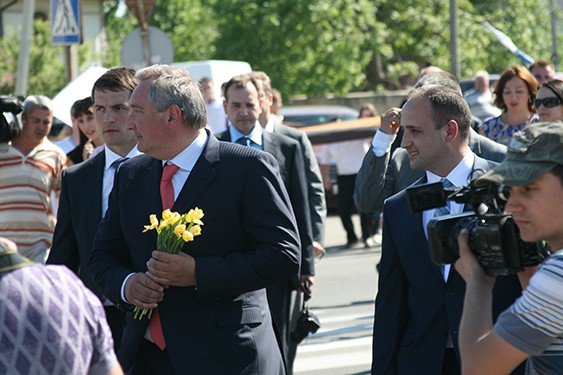 Вице-премьер РФ Дмитрий Рогозин в Молдове, 9 мая 2013 года