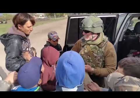Алексей Журавлев: Это не гуманитарная помощь - просто угощение для детей Донбасса