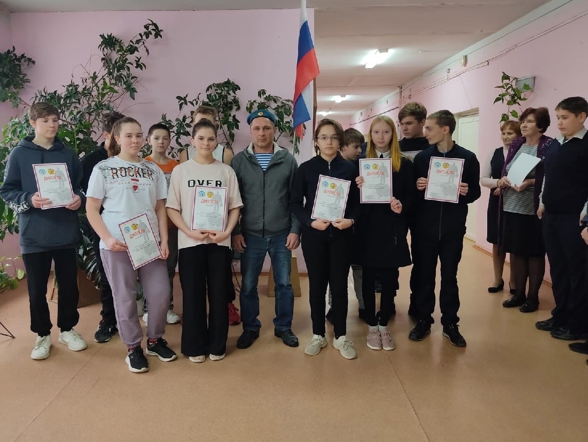 Яранский родинец, участник СВО, проводит встречи с молодежью