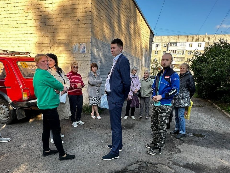 Председатель реготделения "РОДИНЫ" в Ярославской области Александр Виноградов провел встречи с жителями многоквартирных домов
