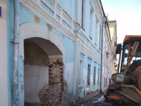 РОДИНЦЫ ТВЕРИ ДОБИВАЮТСЯ РЕМОНТА АРКИ НА ОБЪЕКТЕ КУЛЬТУРНОГО НАСЛЕДИЯ