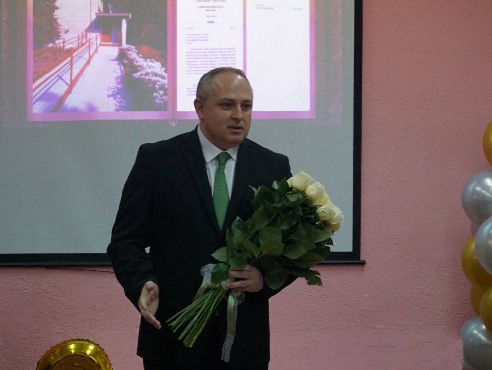 Максим Косенков вместе с Еленой Леоновой поздравили коллектив Центра психолого-педагогической, медицинской и социальной помощи