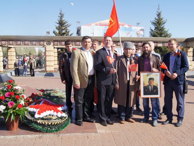 Первые лица Татарстана и политический актив "РОДИНЫ" возложили венок к Вечному огню