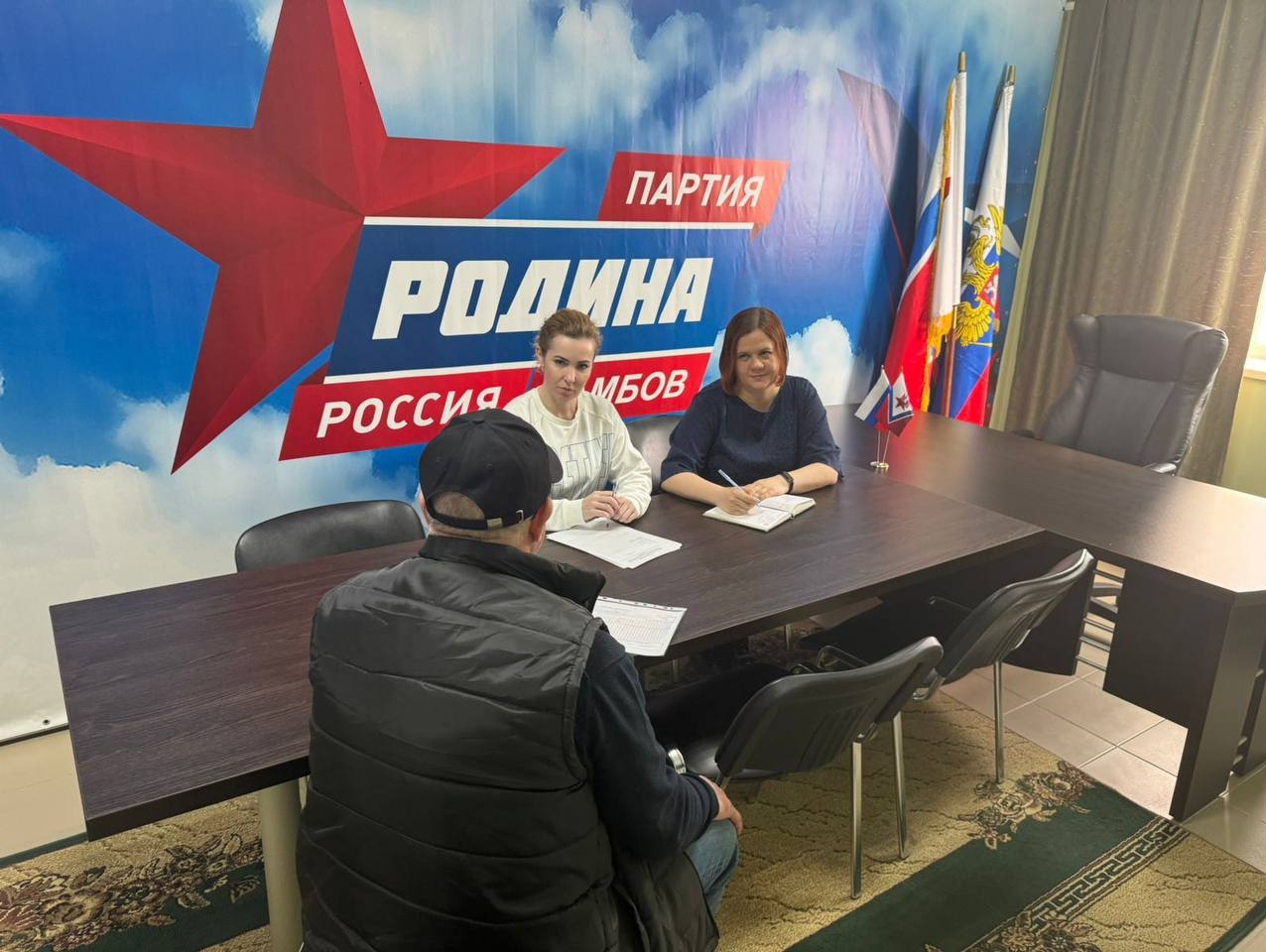 В Приемной Алексея Журавлева в Тамбове продолжается работа с обращениями граждан