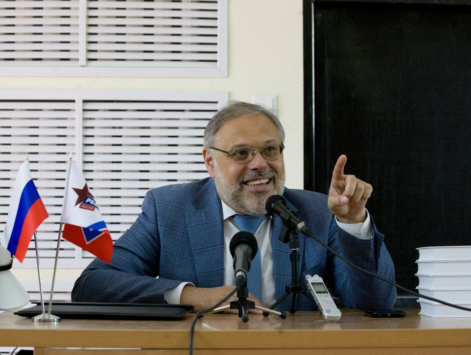 Михаил Хазин: Банки должны объяснять причины отказа в выдаче кредита