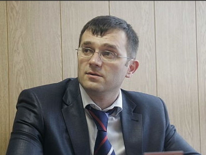 Магамед Ахматов напомнил губернатору Сипягину о его обещаниях наградить медиков, погибших в борьбе с COVID-19