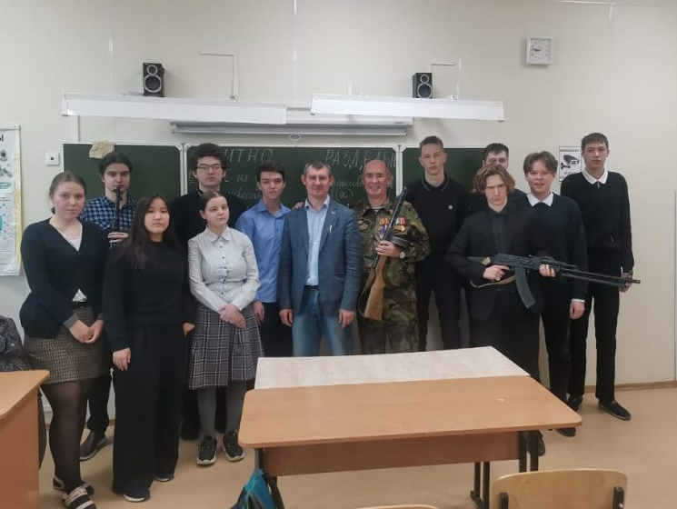 По инициативе Клуба избирателей Вячеслава Илюхина прошел урок мужества