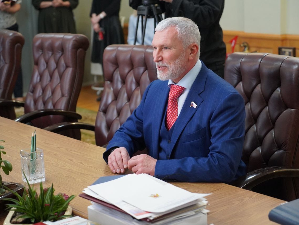 Журавлев – "РГ": Любое улучшение благосостояния защитников Родины надо приветствовать