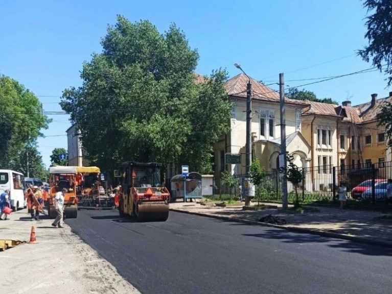 Эдуард Качановский: В Смоленске вскрыли недавно уложенный асфальт