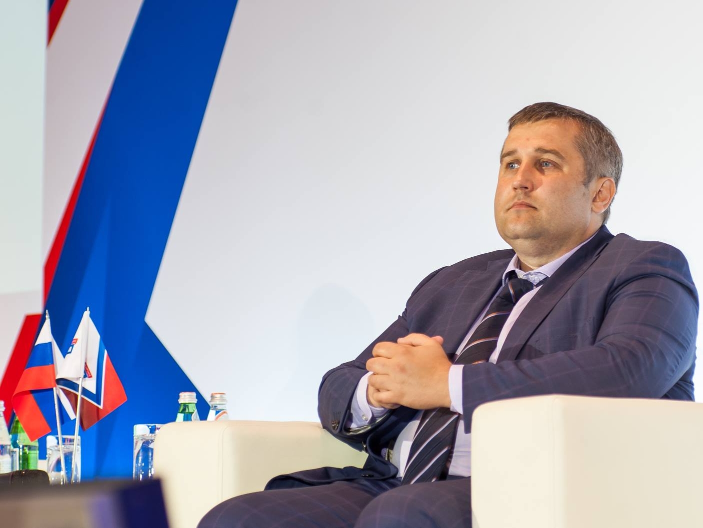 Рылеев: Для россиян наблюдение за курсом валют сродни любованию Луной и звездами