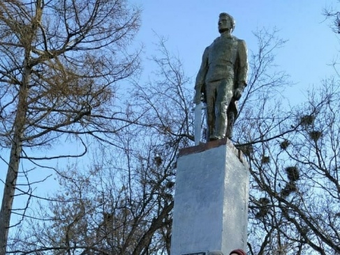КИРОВСКИЕ РОДИНЦЫ ЧТЯТ ПАМЯТЬ ГЕРОЕВ КОНКРЕТНЫМИ ДЕЛАМИ