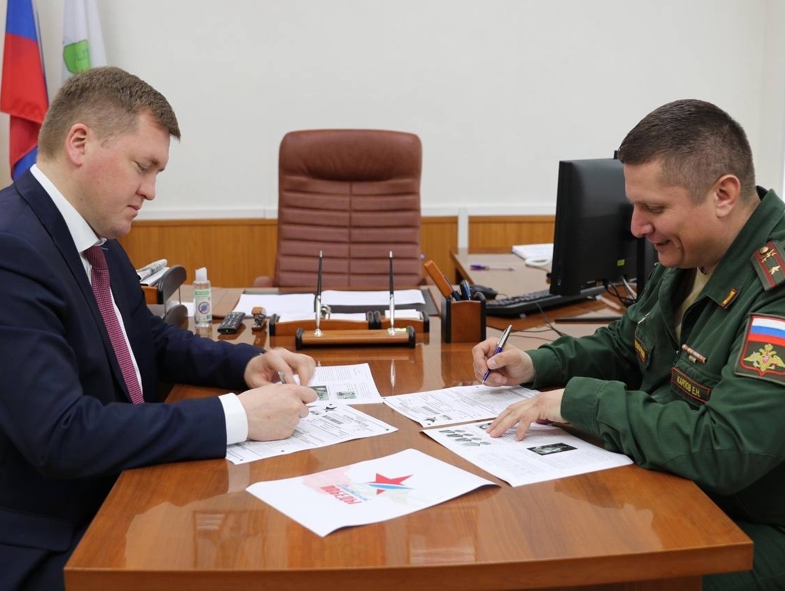 Владимир Михайлов принял участие в "Диктанте Победы"