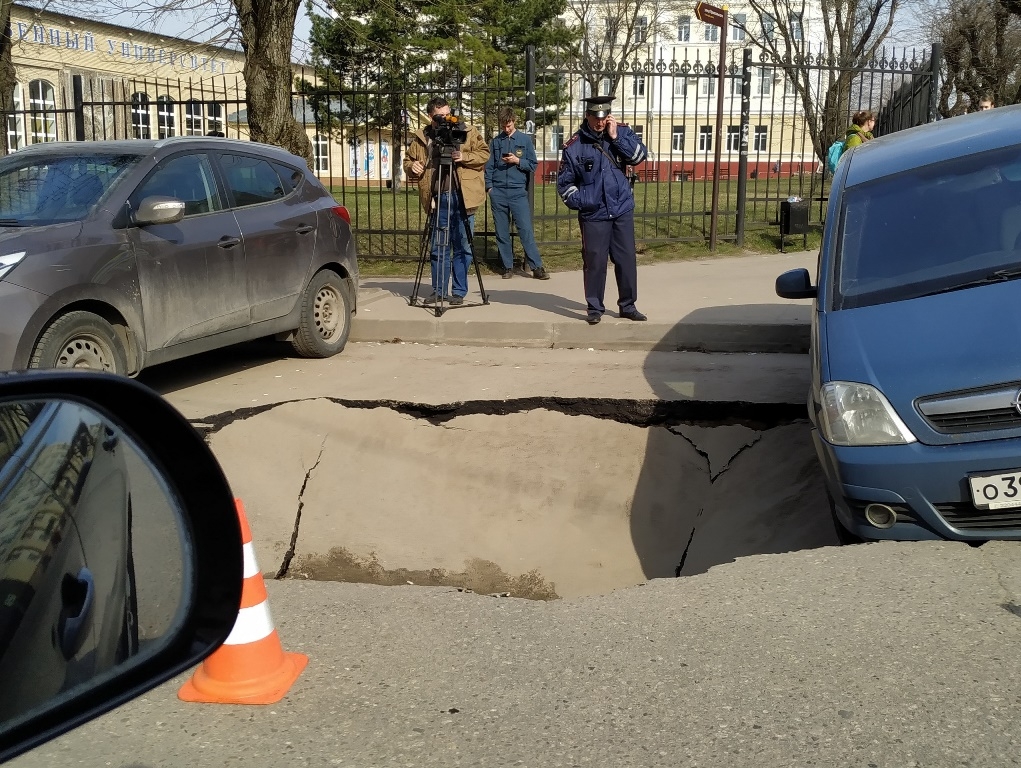 У общественников Смоленска возникли вопросы к качеству асфальта в городе