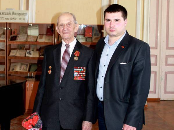 Родинцы Новочеркасска поздравили ветеранов с Днём Победы  