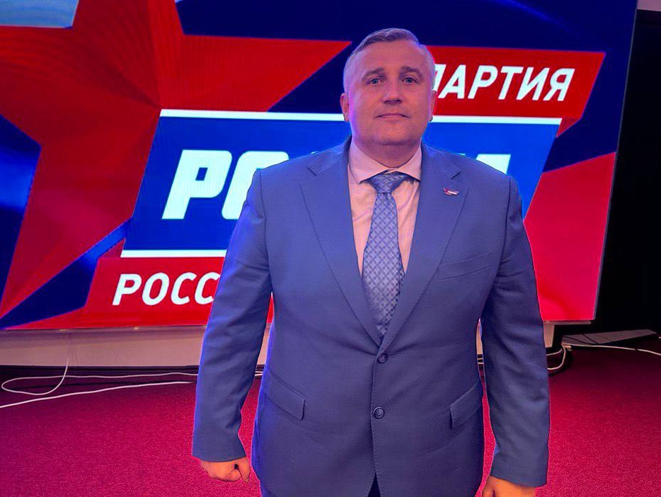 Алексей Рылеев: Зеленский ищет поводы появиться на публике в своей грязной футболке