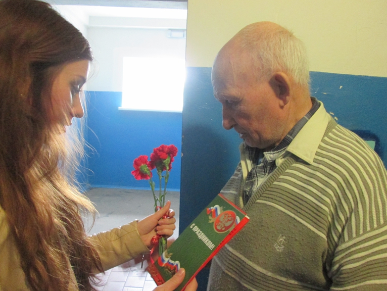 Родинцы Новгорода навестили участников Великой Отечественной Войны