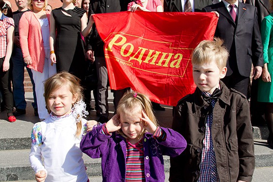 Родинцы возложили венки к могиле Неизвестного солдата