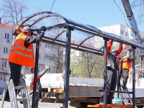 В АРХАНГЕЛЬСКЕ СНОСЯТ МАЛЫЙ БИЗНЕС НА ОСТАНОВКАХ